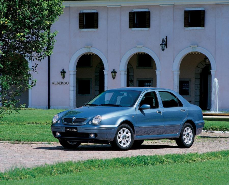  Lancia Lybra 1999 года  (фото 50 из 67)